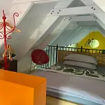 The Tree House - Loft Apartment