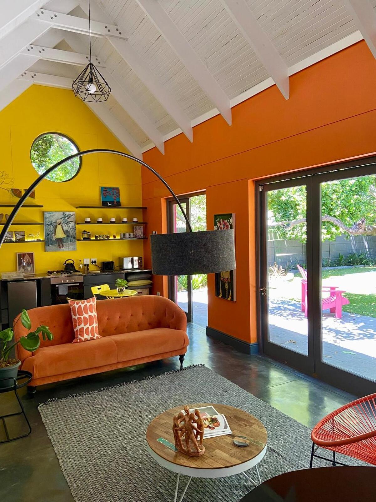 The Tree House - Loft Apartment