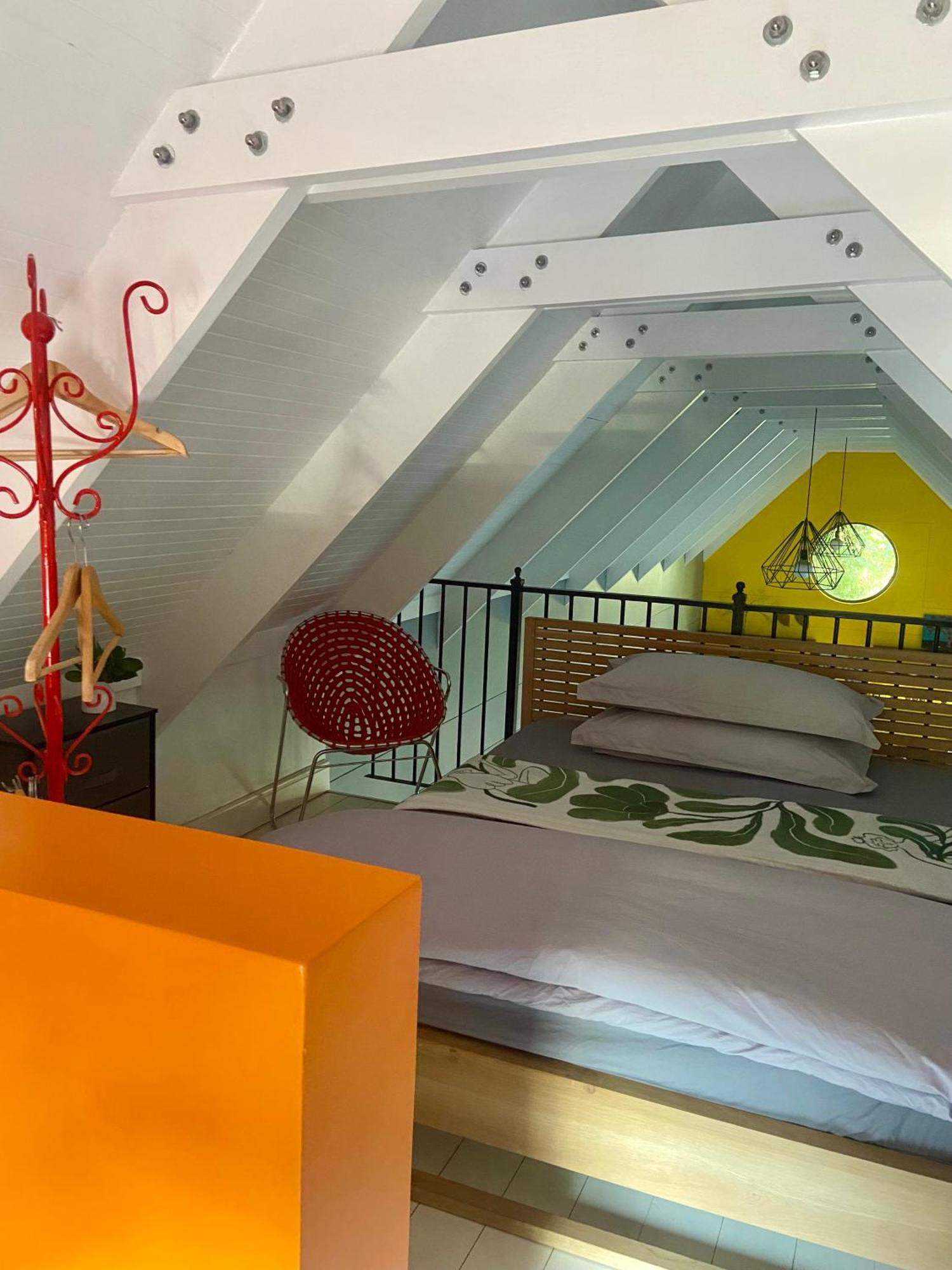 The Tree House - Loft Apartment